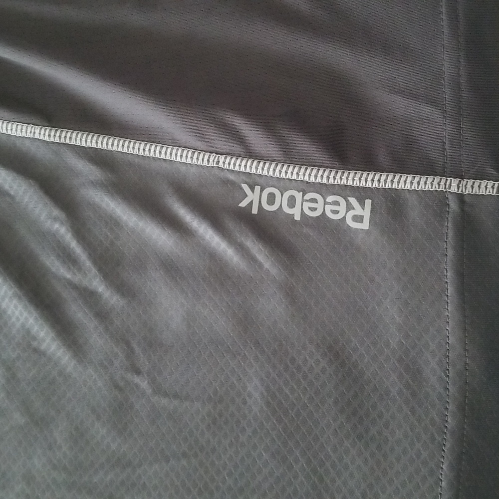 New Reebok Performance T-Shirt - Picture 9 of 11